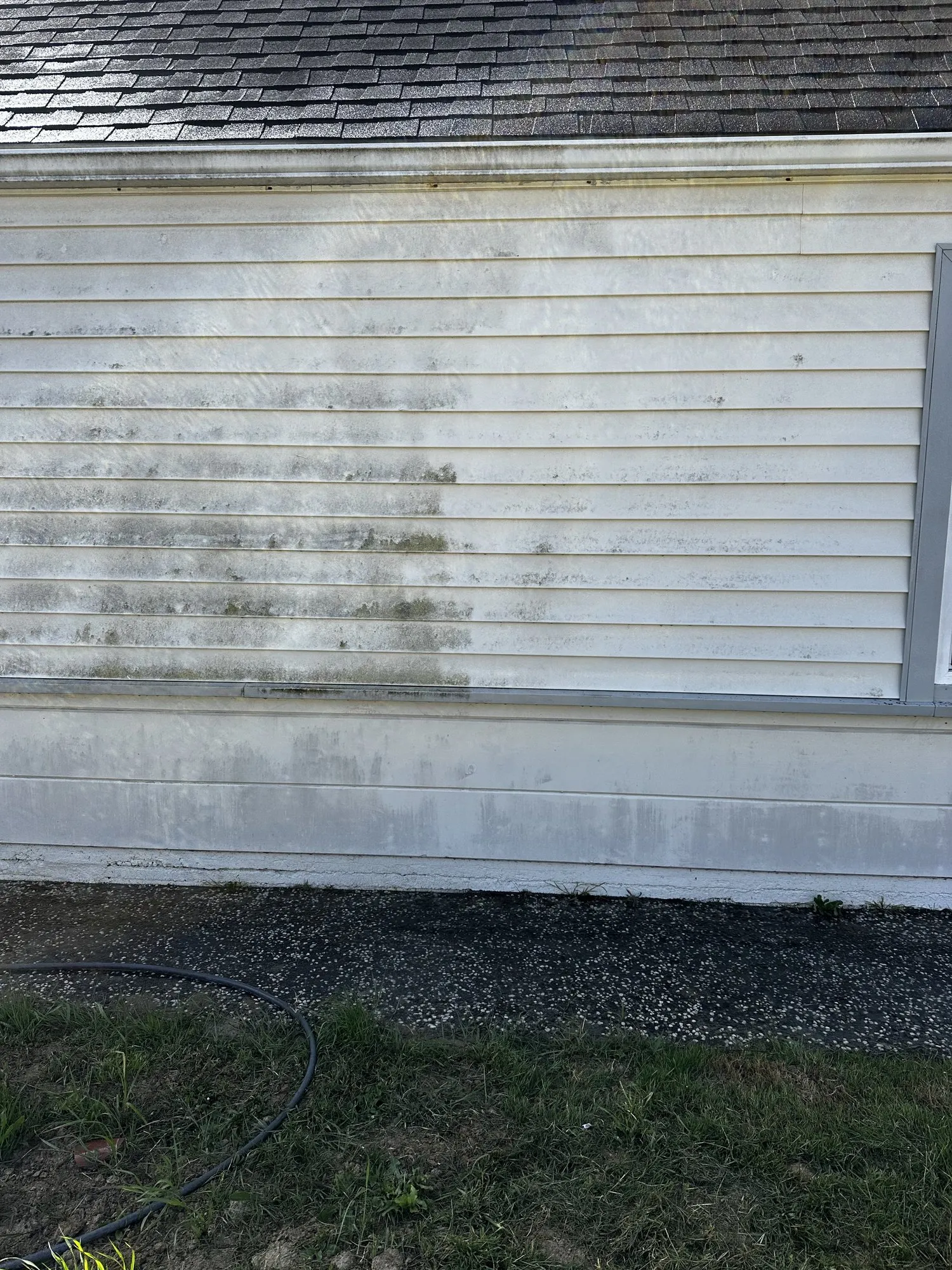 Half cleaned siding